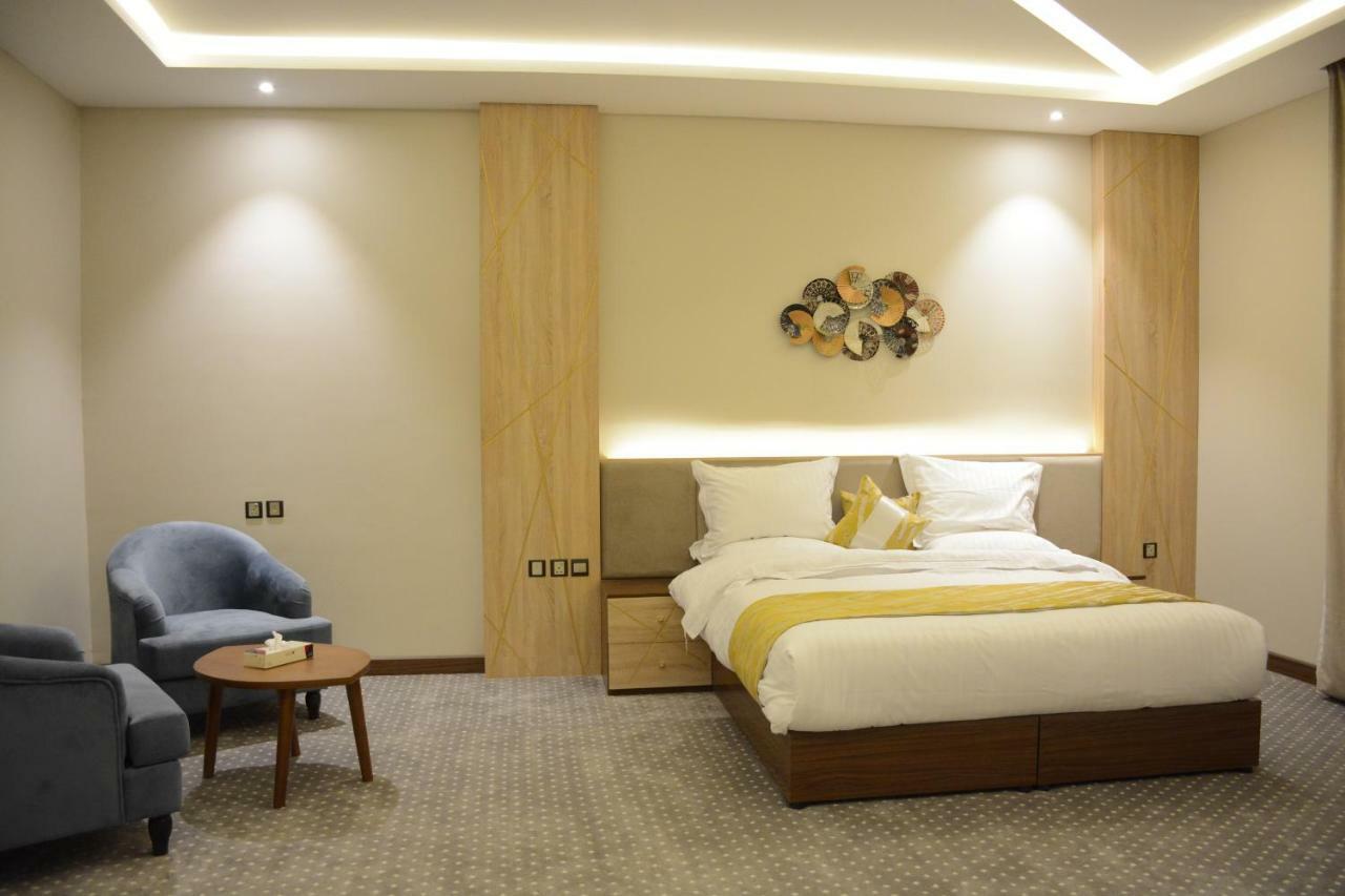 الايوان للاجنحة الفندقية E1 Hotel อัล คาร์จ ภายนอก รูปภาพ