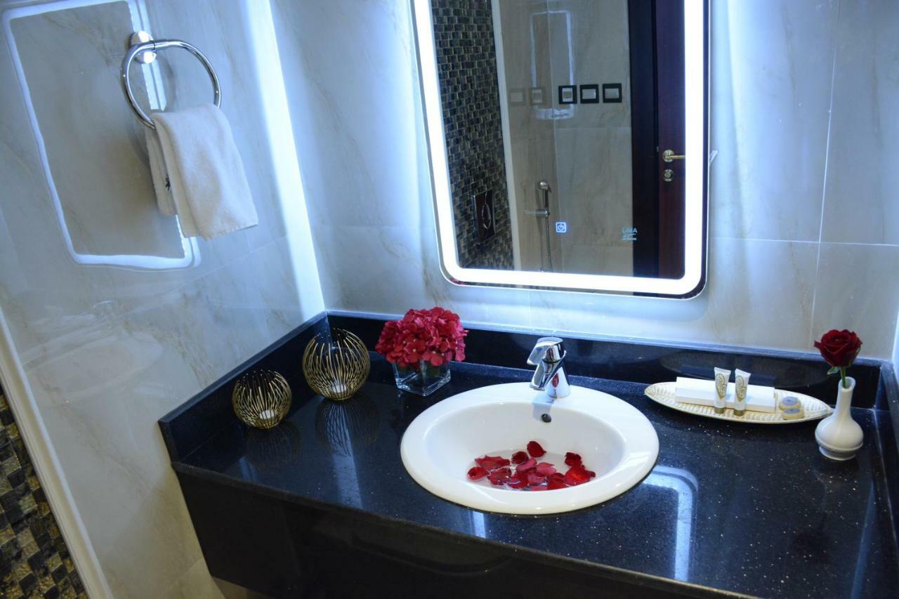 الايوان للاجنحة الفندقية E1 Hotel อัล คาร์จ ภายนอก รูปภาพ