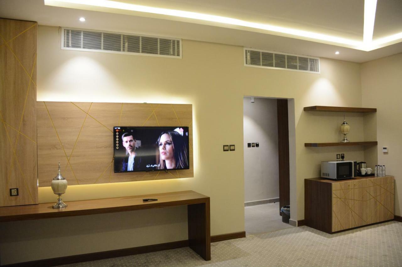 الايوان للاجنحة الفندقية E1 Hotel อัล คาร์จ ภายนอก รูปภาพ