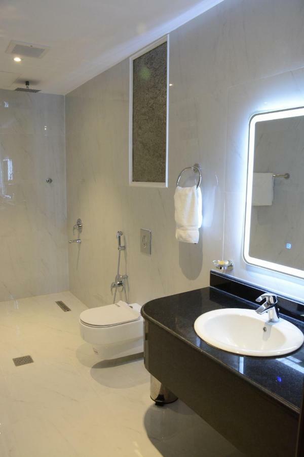 الايوان للاجنحة الفندقية E1 Hotel อัล คาร์จ ภายนอก รูปภาพ