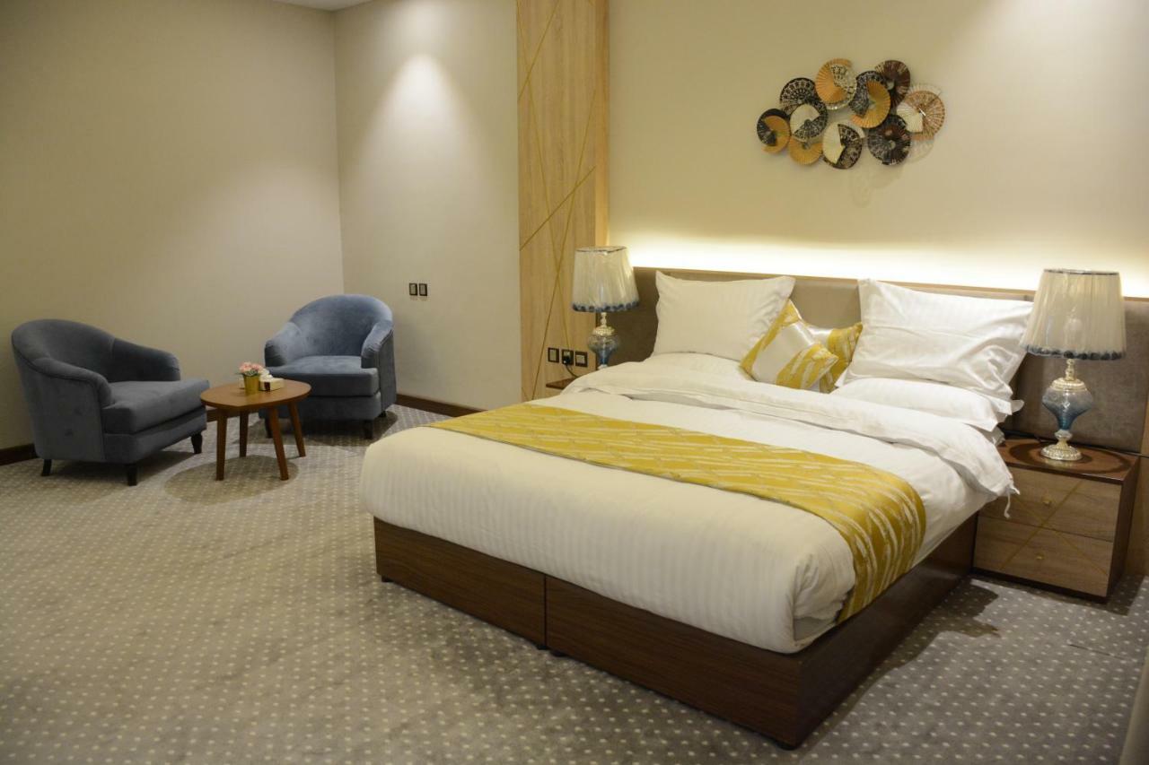 الايوان للاجنحة الفندقية E1 Hotel อัล คาร์จ ภายนอก รูปภาพ
