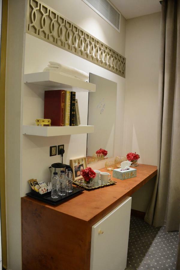 الايوان للاجنحة الفندقية E1 Hotel อัล คาร์จ ภายนอก รูปภาพ